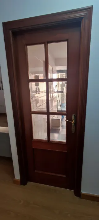 5 Puertas madera maciza 202x72 cm ,están en Huelva
