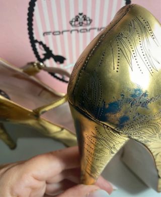 Scarpe Fornarina pelle dorata