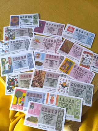 Colección Sellos, Billetes e Iconos Democracia