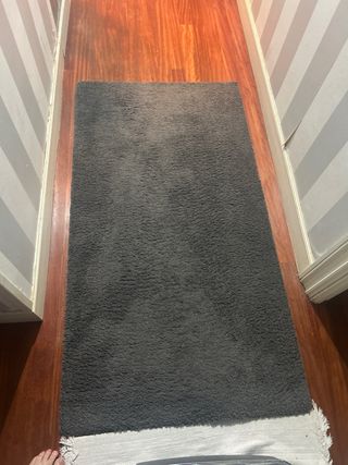 Set di tappeti grandi e piccoli in grigio per soggiorno e corridoio