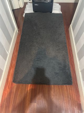 Set di tappeti grandi e piccoli in grigio per soggiorno e corridoio