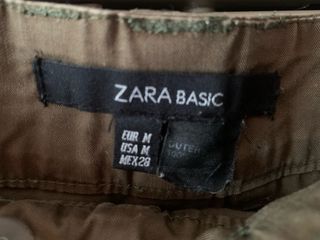 Falda verde militar de Zara