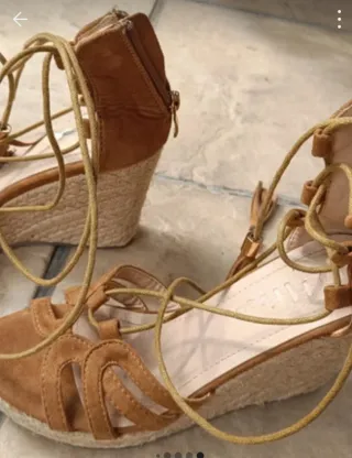 Sandalias cuña esparto beige y marrón