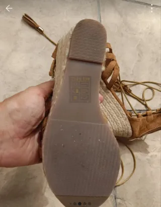 Sandalias cuña esparto beige y marrón