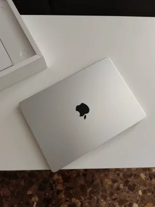 MacBook Pro 14 M3 8GB 512GB SSD