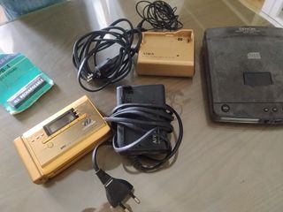 Walkman AIWA Dorado con Radio y 2 Mandos
