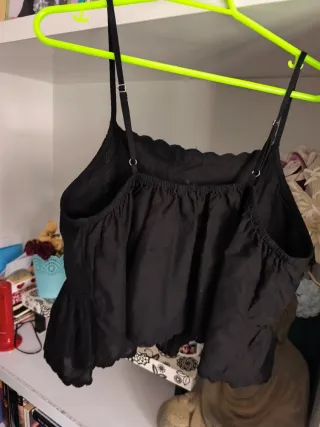 Top negro bordado Zara