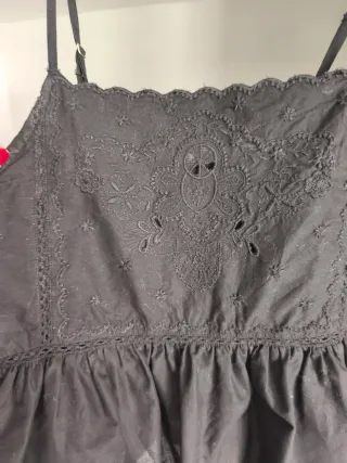 Top negro bordado Zara