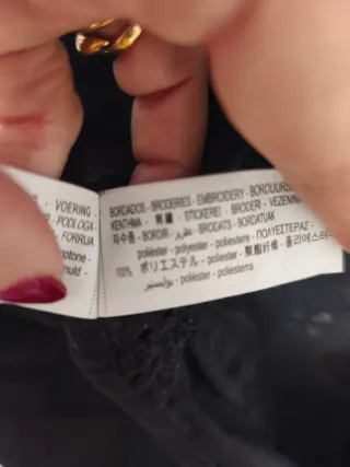 Top negro bordado Zara