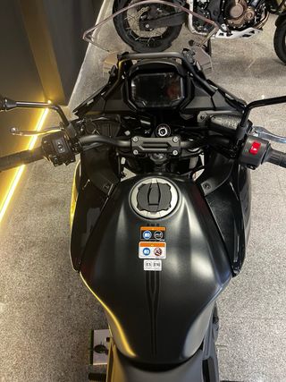 KAWASAKI Versys 650 Negra