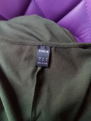 VESTIDO VERDE MILITAR AJUSTADO SIN ESTRENAR