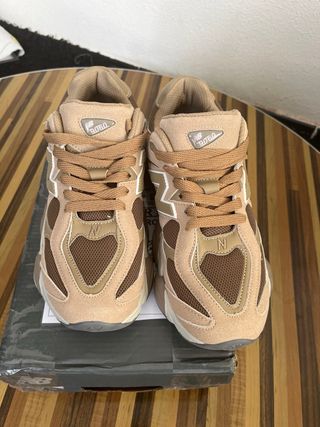 Zapatillas New Balance Beige y Marrón