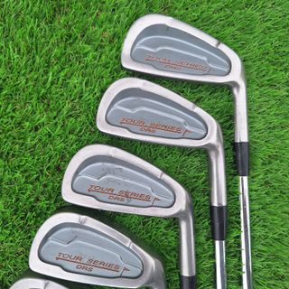 Hierros 4-9 y putter Mizuno Tour Series Golf