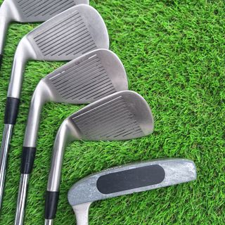Hierros 4-9 y putter Mizuno Tour Series Golf