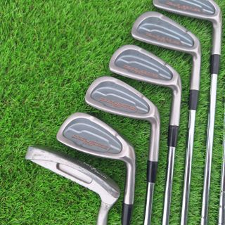 Hierros 4-9 y putter Mizuno Tour Series Golf