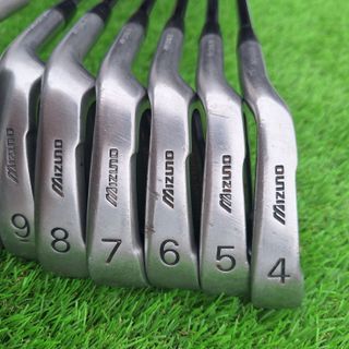 Hierros 4-9 y putter Mizuno Tour Series Golf