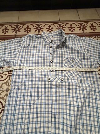 Camisa de cuadros azul y blanco