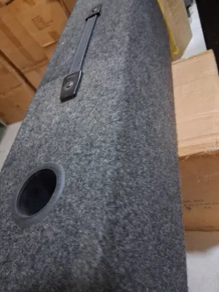 Caja de altavoces Airon para automóviles