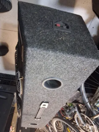 Caja de altavoces Airon para automóviles