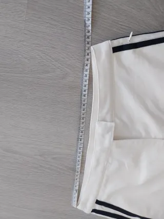 Falda Adidas Sporty & Rich Blanca