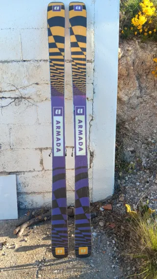 Esquís Freestyle Armada Poco Uso