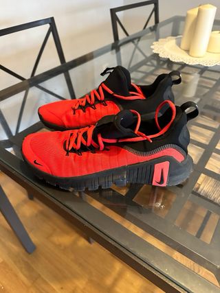 Nike Metcon Free Rojas y Negras