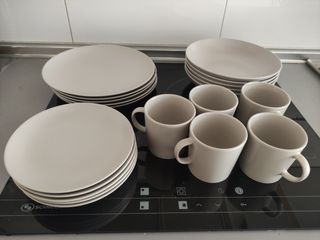Vajilla Beige . 20 piezas