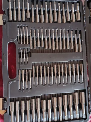 Juego Machos y Terrajas VEVOR 110 pz