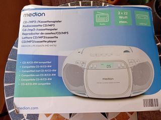 Radio CD/Cassette Portátil Medion