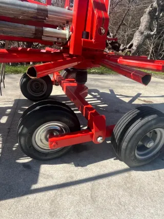 Maquinaria agrícola.  Secadora y recogedor.
