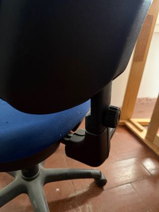 Silla de oficina azul y negra