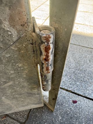 Puerta registro hierro galvanizado 75x105