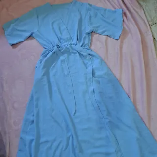 Vestido azul con lazada