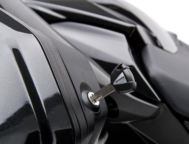 MALETAS LATERALES KAWASAKI NINJA 1000SX (Nuevas)