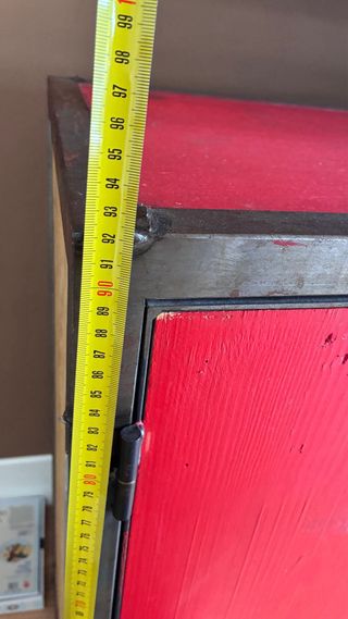 Estantería hierro y madera roja