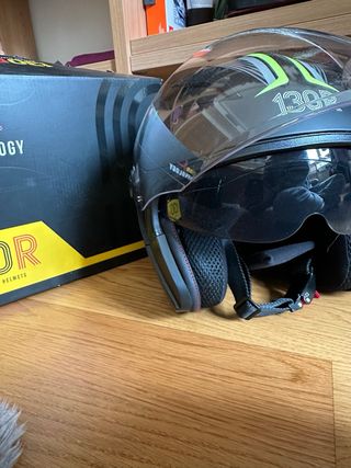 Casco Moto Negro y Amarillo