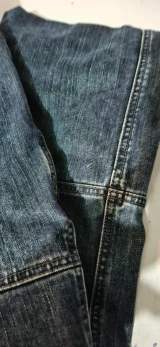 Pantalón de moto azul y negro