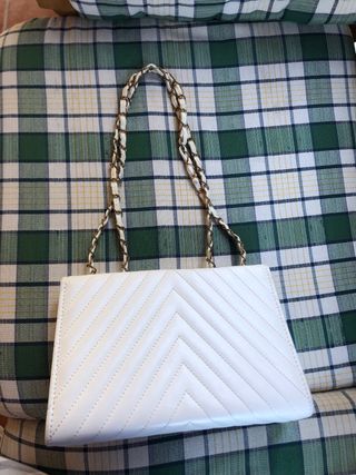 Borsa a spalla trapuntata con catena