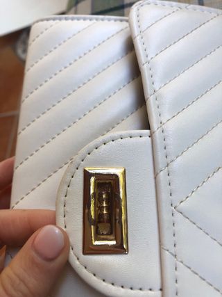 Borsa a spalla trapuntata con catena