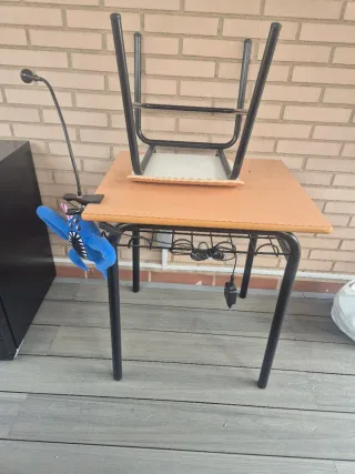 Pupitre escolar metálico