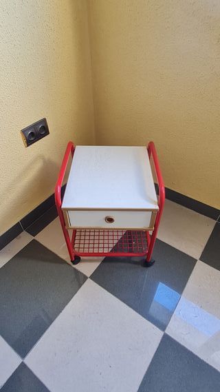 Mesita Auxiliar o de Noche con Cajón y Ruedas