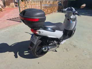 SYM 200 año 2005