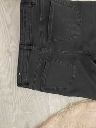 Pantalones negros flare