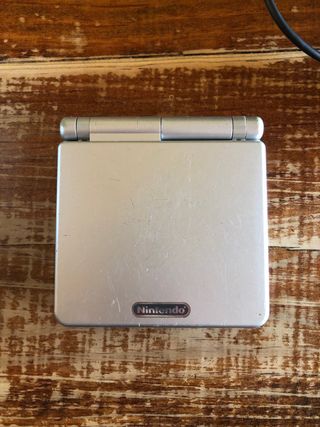 Nintendo Game Boy Advance SP Plata + Pokemon