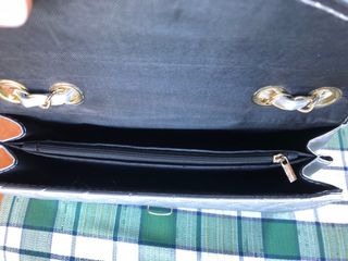 Borsa a spalla effetto laminato