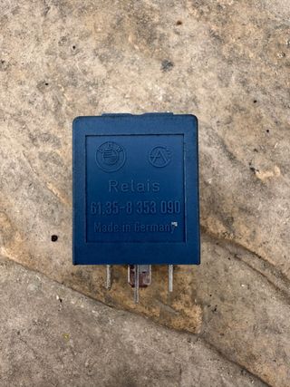 Relé BMW 61.35-8 353 090