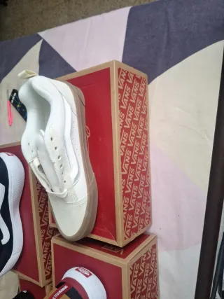 Zapatillas Vans Marrones y Rojas