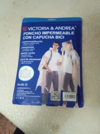 Chubasquero Victoria & Andrea con capucha