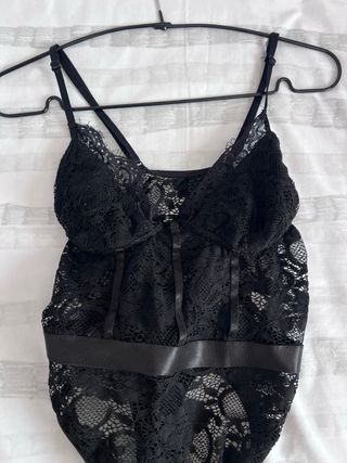 Body Bershka encaje negro XS