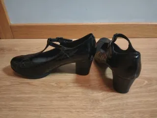 Zapatos charol mujer negros